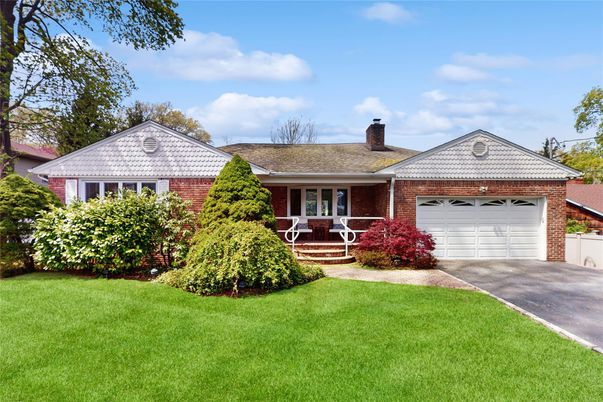 Attached, Exterior, Facade, Brick Facade, Ranch