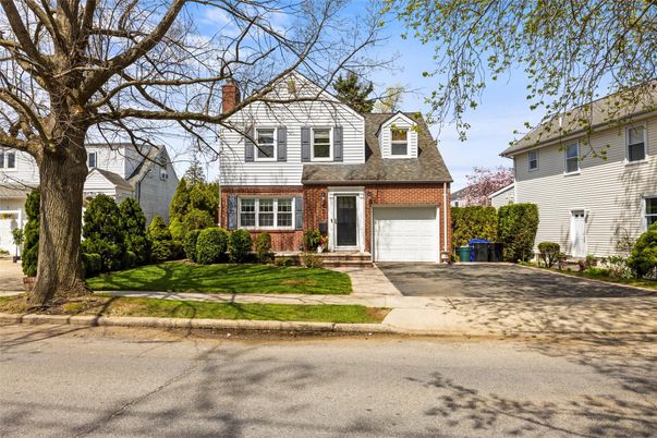 Attached, Exterior, Facade, Brick Facade, Cape Cod