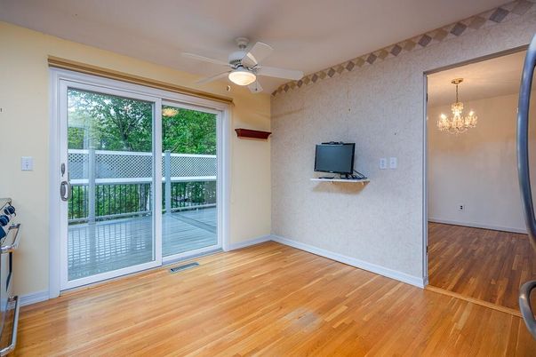 Chandelier, Empty room, Interior, Wood Texture Flooring