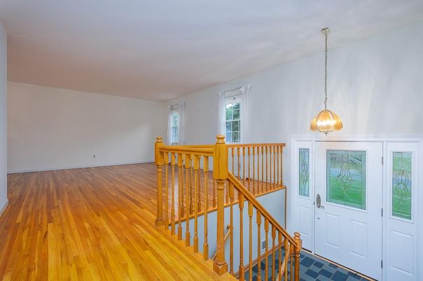 Interior, Pendant Lights, Wood Texture Flooring