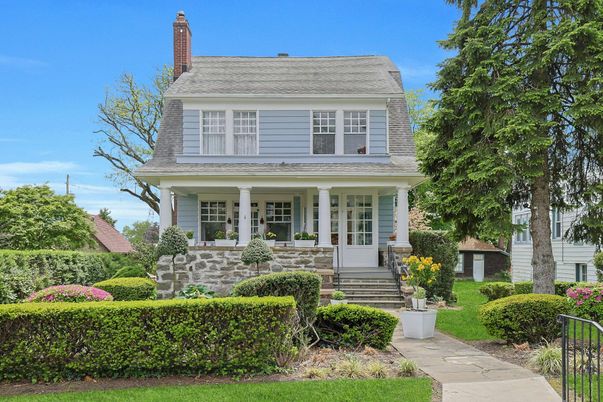 Exterior, Facade, American Foursquare