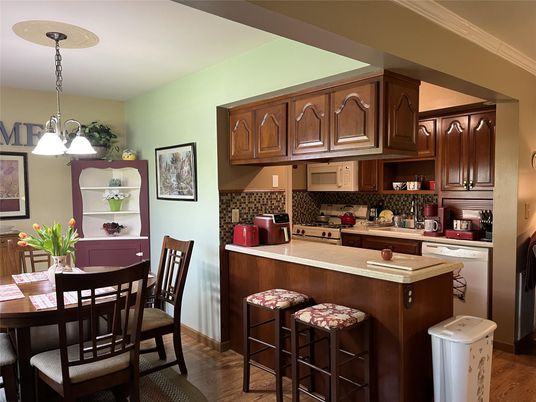 Dining room, Interior, Kitchen, Pendant Lights, Wood Texture Flooring