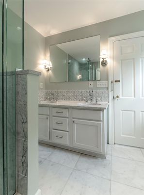 Bathroom, Dual Sink Vanities, Interior