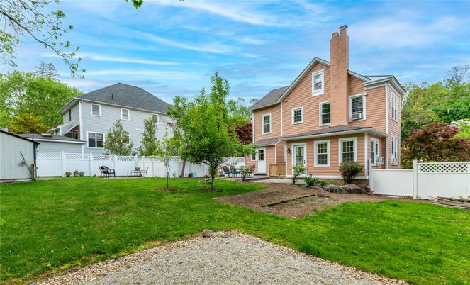 Backyard, Exterior, Facade, Queen Anne Victorian