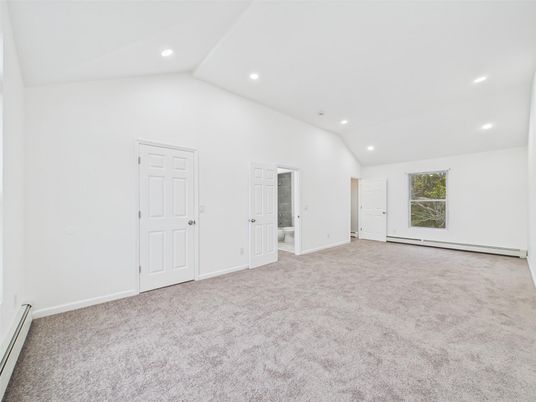 Empty room, Interior, Recessed Lighting