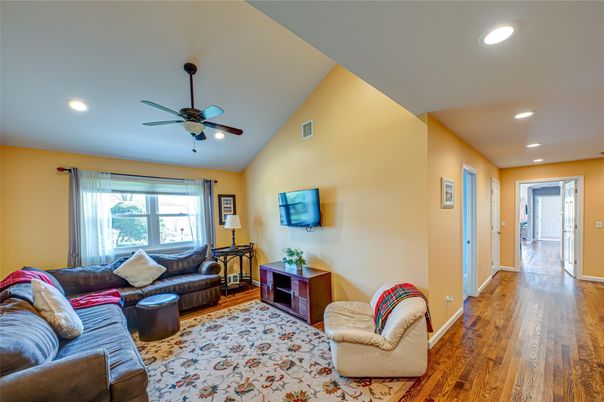 Interior, Living room, Recessed Lighting, Wood Texture Flooring