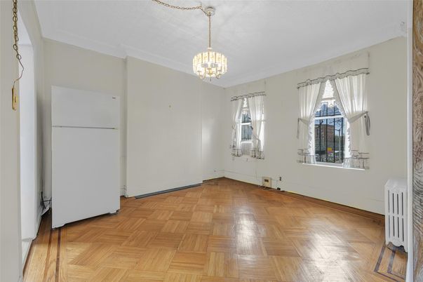 Chandelier, Empty room, Interior, Pendant Lights, Wood Texture Flooring