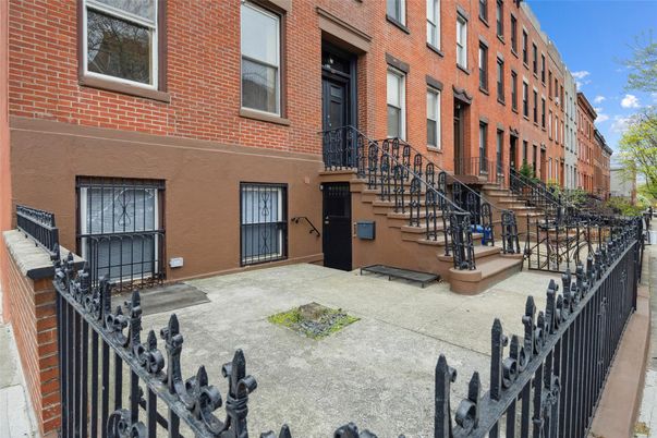 Exterior, Facade, Brick Facade, Rowhouse