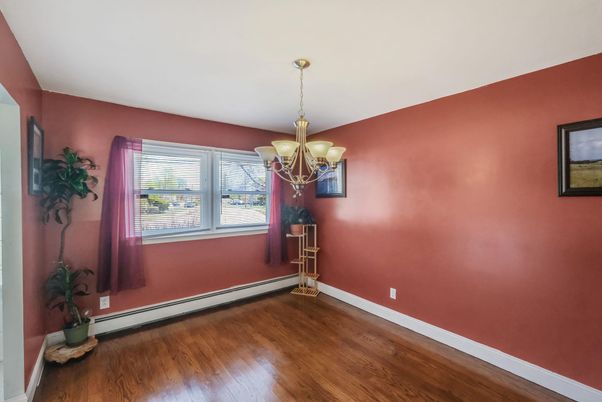 Chandelier, Empty room, Interior, Wood Texture Flooring