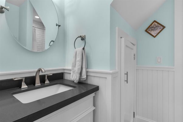 Bathroom, Interior, Recessed Lighting