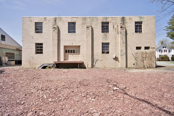 Exterior, Facade, Rowhouse