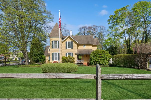 Backyard, Exterior, Facade, Queen Anne Victorian