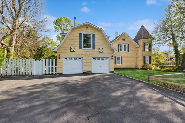 Attached, Exterior, Facade, Farmhouse