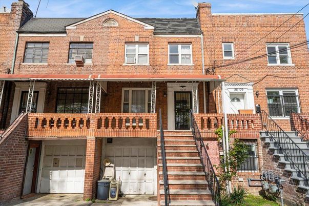 Attached, Exterior, Facade, Brick Facade, Rowhouse