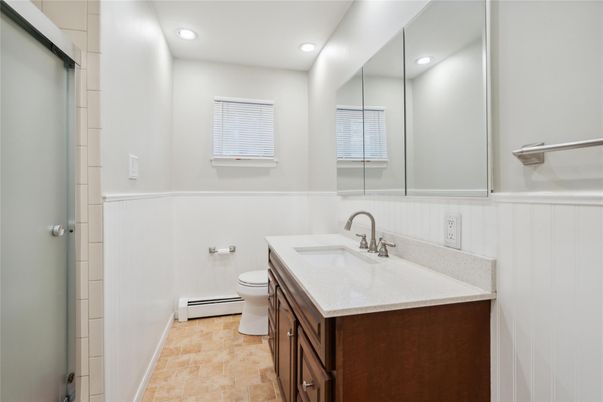 Bathroom, Interior, Recessed Lighting