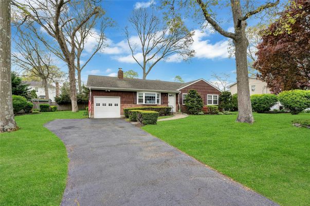 Attached, Exterior, Facade, Brick Facade, Cape Cod