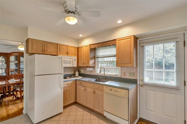 Dining room, Interior, Kitchen, Recessed Lighting, Wood Texture Flooring
