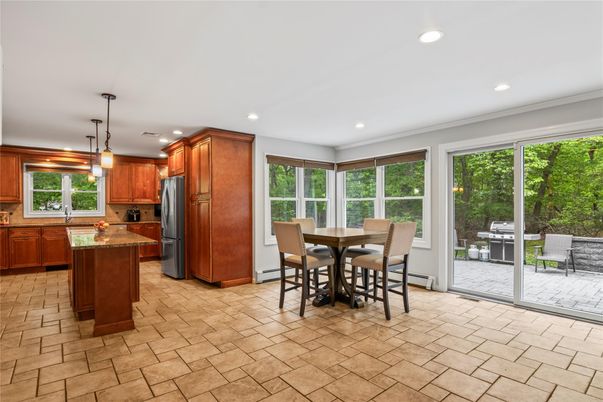 Dining room, Interior, Kitchen, Pendant Lights, Recessed Lighting, Stainless Steel Appliances