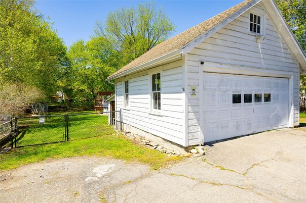 Detached Garage, Exterior