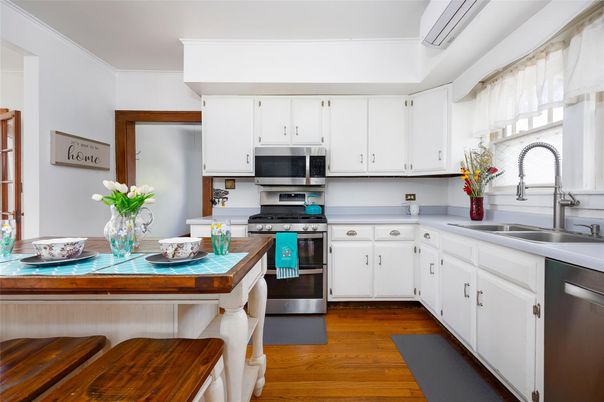 Interior, Kitchen, Stainless Steel Appliances, Wood Texture Flooring