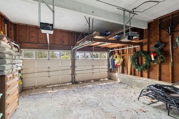 Garage, Interior