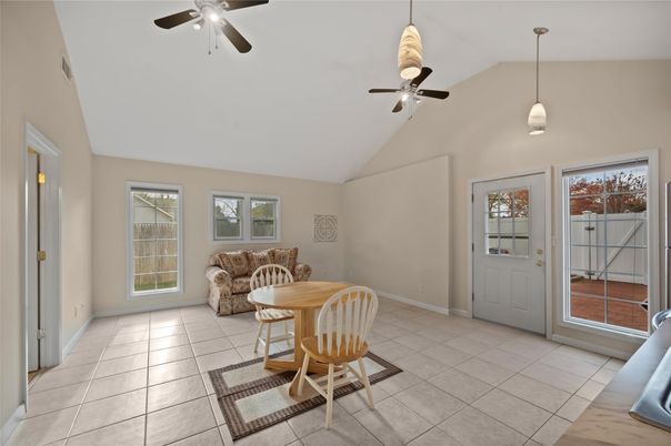 Dining room, Interior, Pendant Lights