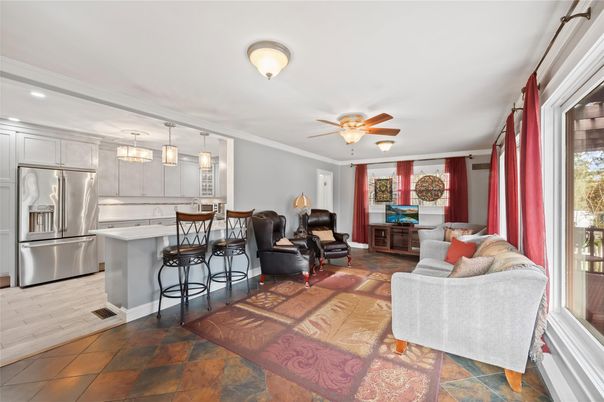 Interior, Kitchen, Living room, Pendant Lights, Recessed Lighting, Stainless Steel Appliances