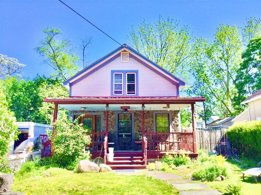 Exterior, Facade, Queen Anne Victorian