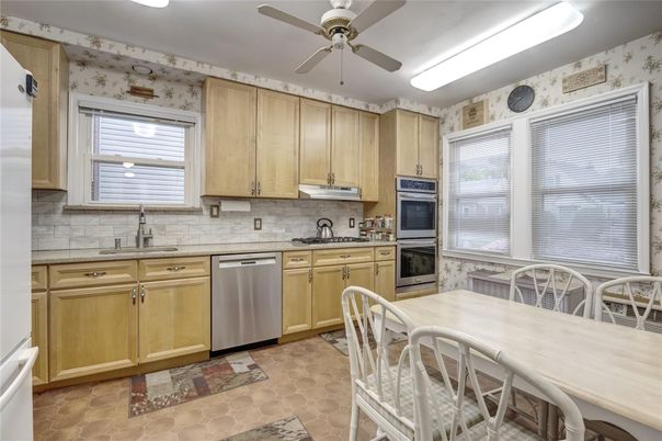 Dining room, Interior, Kitchen, Stainless Steel Appliances