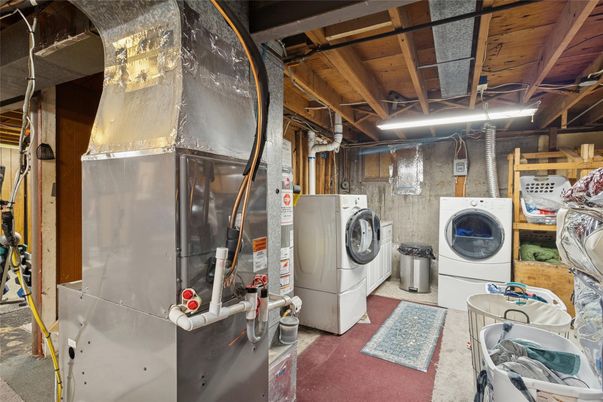 Interior, Washer, Wooden Beams