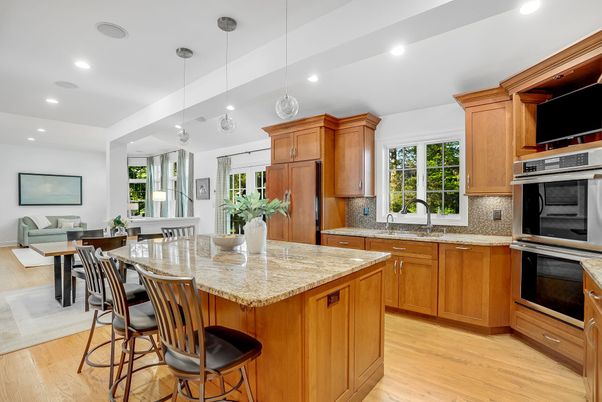 Dining room, Interior, Kitchen, Living room, Pendant Lights, Recessed Lighting, Stainless Steel Appliances, Wood Texture Flooring