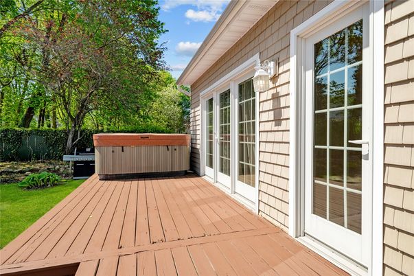 Exterior, Hot Tub