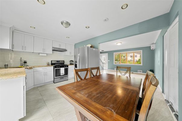Dining room, Interior, Kitchen, Recessed Lighting, Stainless Steel Appliances