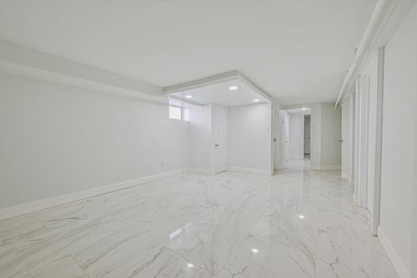 Empty room, Interior, Marble, Recessed Lighting