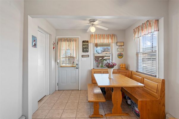 Dining room, Interior