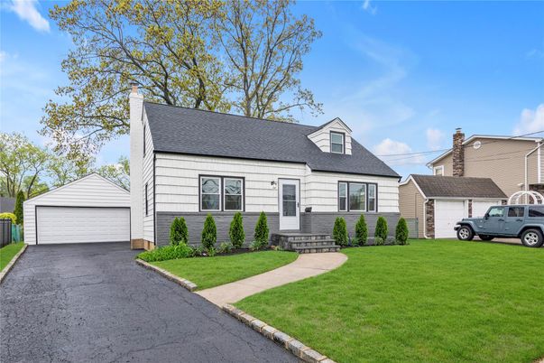 Detached Garage, Exterior, Facade, Cape Cod
