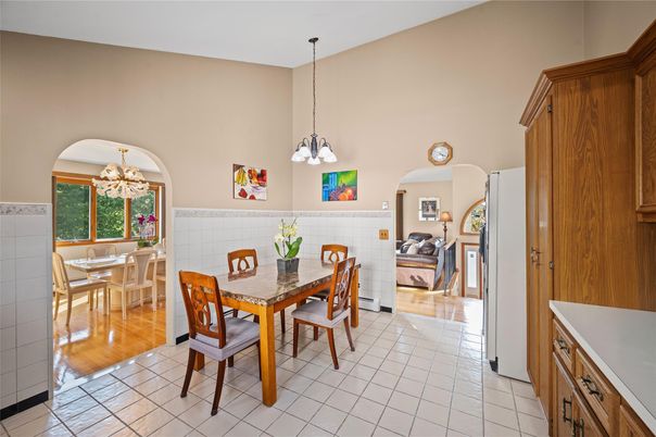 Chandelier, Dining room, Interior, Pendant Lights