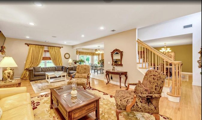Chandelier, Dining room, Interior, Living room, Recessed Lighting, Wood Texture Flooring