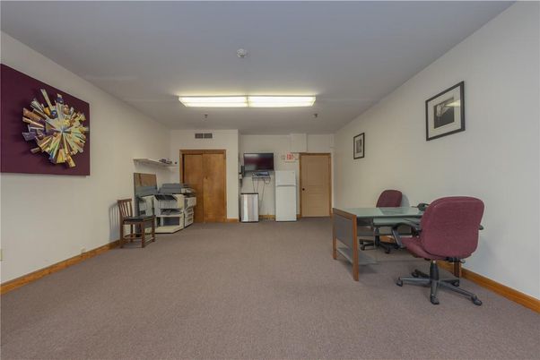 Home Office, Interior