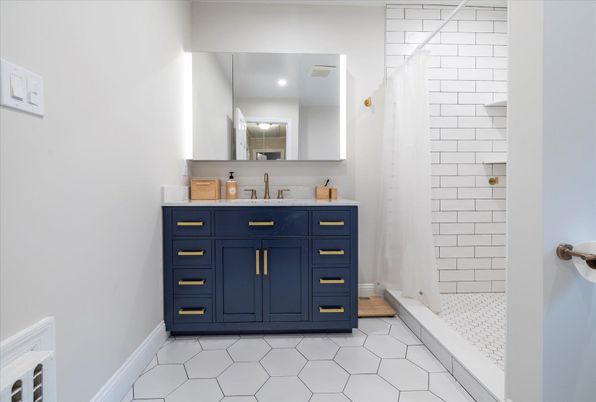 Bathroom, Interior, Recessed Lighting