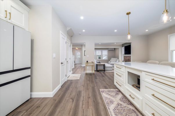 Fireplace, Interior, Living room, Pendant Lights, Recessed Lighting, Wood Texture Flooring