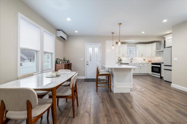 Dining room, Interior, Kitchen, Pendant Lights, Recessed Lighting, Wood Texture Flooring