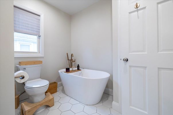 Bathroom, Free Standing Baths, Interior