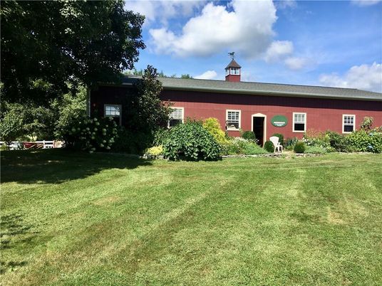 Backyard, Exterior, Facade, Cape Cod