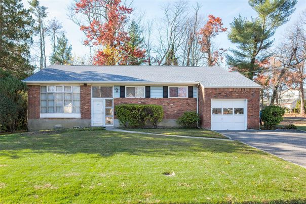 Attached, Exterior, Facade, Brick Facade, Ranch