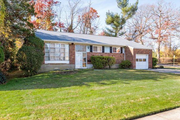 Attached, Exterior, Facade, Brick Facade, Cape Cod
