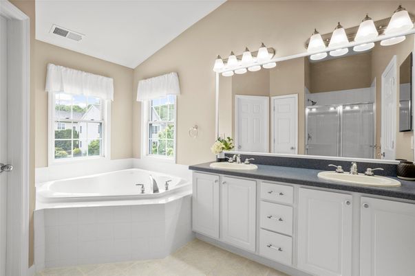 Bathroom, Dual Sink Vanities, Interior