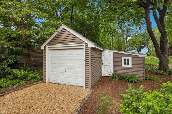 Detached Garage, Exterior
