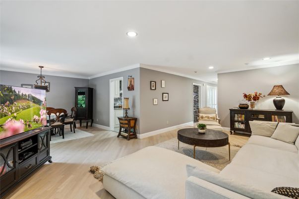 Dining room, Interior, Living room, Pendant Lights, Recessed Lighting, Wood Texture Flooring