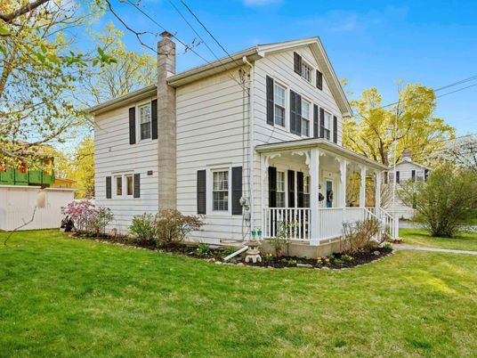 Backyard, Exterior, Facade, Queen Anne Victorian